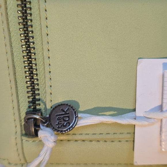 THE SAK NWT Fernwood Key Lime Large Leather Wallet - Picture 7 of 14